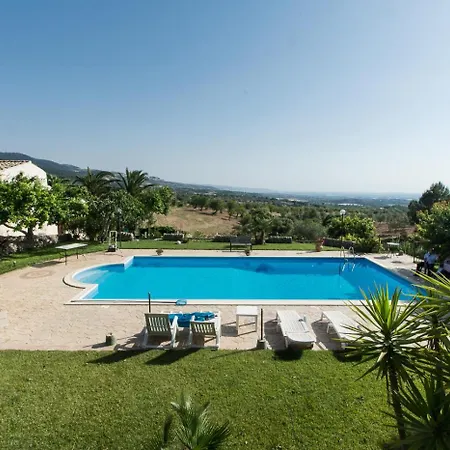 Relais Passamonte & קיארמונטה גולפי