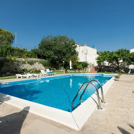 Passamonte & Farm stay Chiaramonte Gulfi