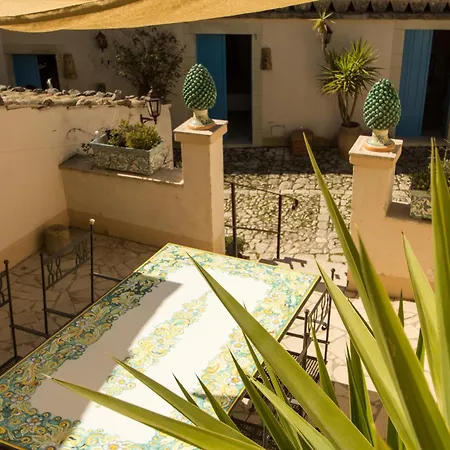 Relais Passamonte & *
