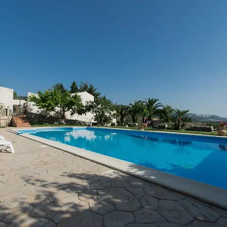 בית חווה Relais Passamonte & קיארמונטה גולפי