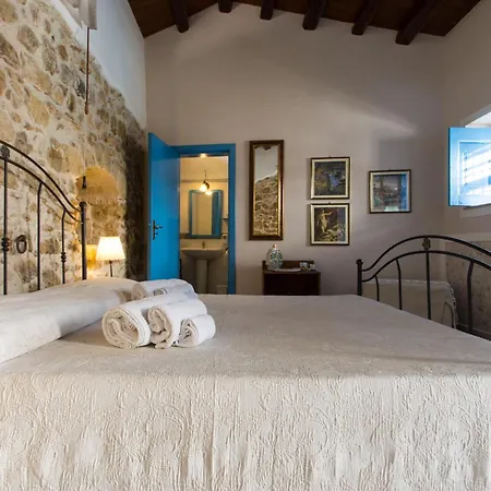 Farm stay Passamonte & Chiaramonte Gulfi